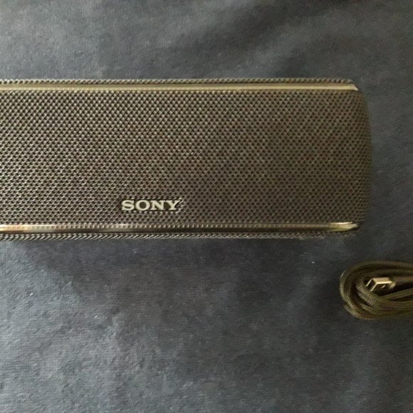 Sony SRS-XB31 Portable Wireless Bluetooth Speaker Extra Bass - Color Black - Picture 1 of 3